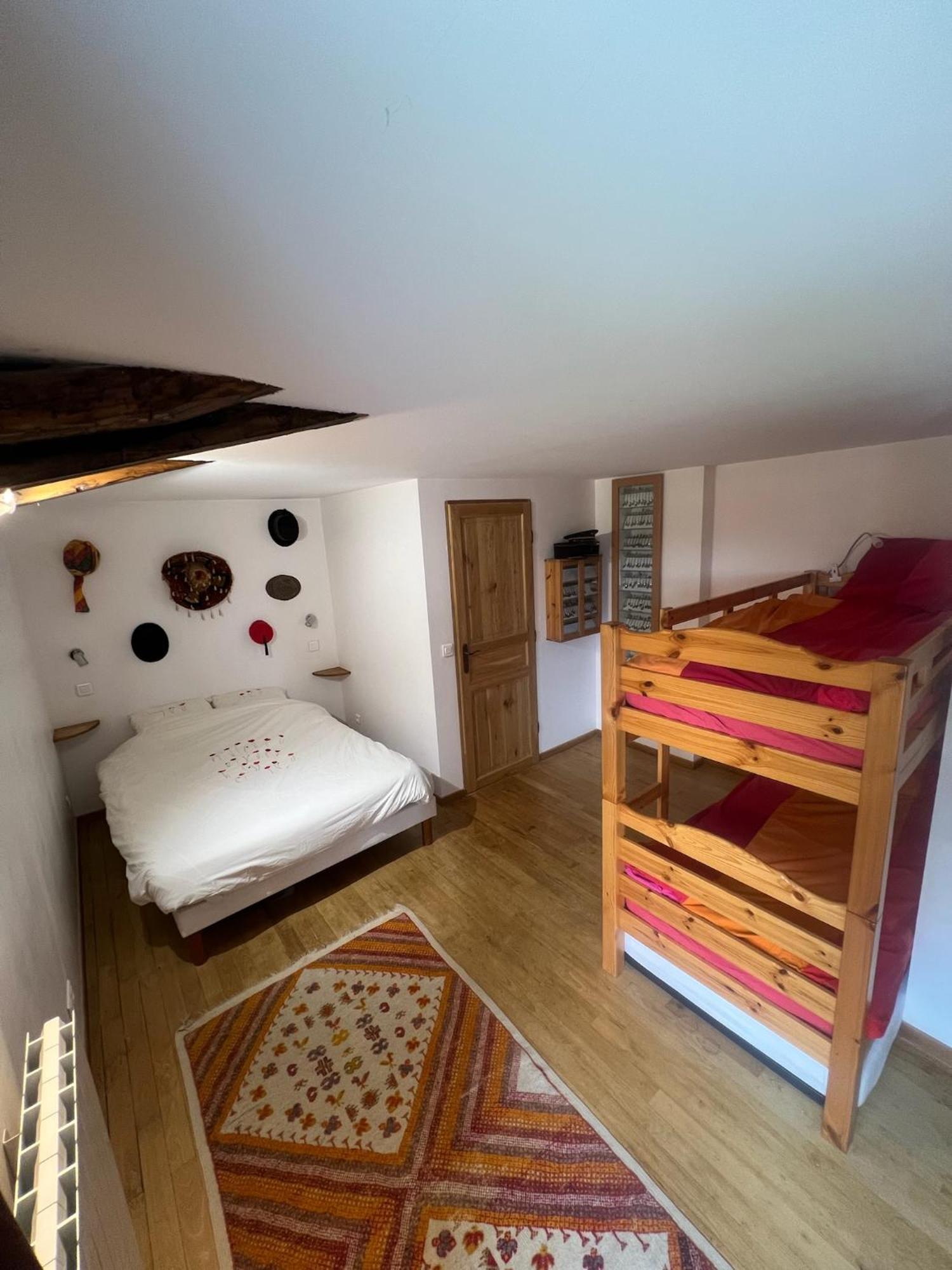 Les Garennes Hotel Saint-Uze Екстериор снимка