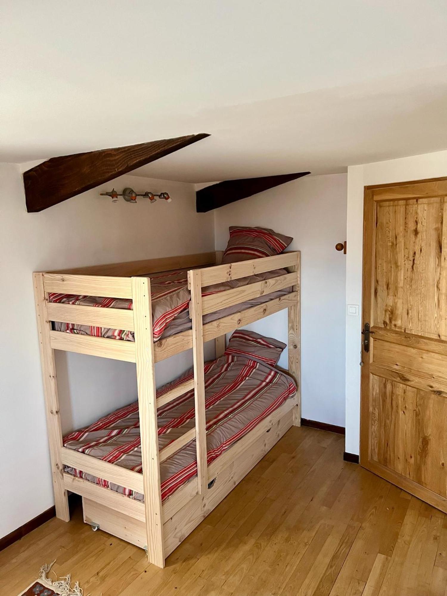 Les Garennes Hotel Saint-Uze Екстериор снимка
