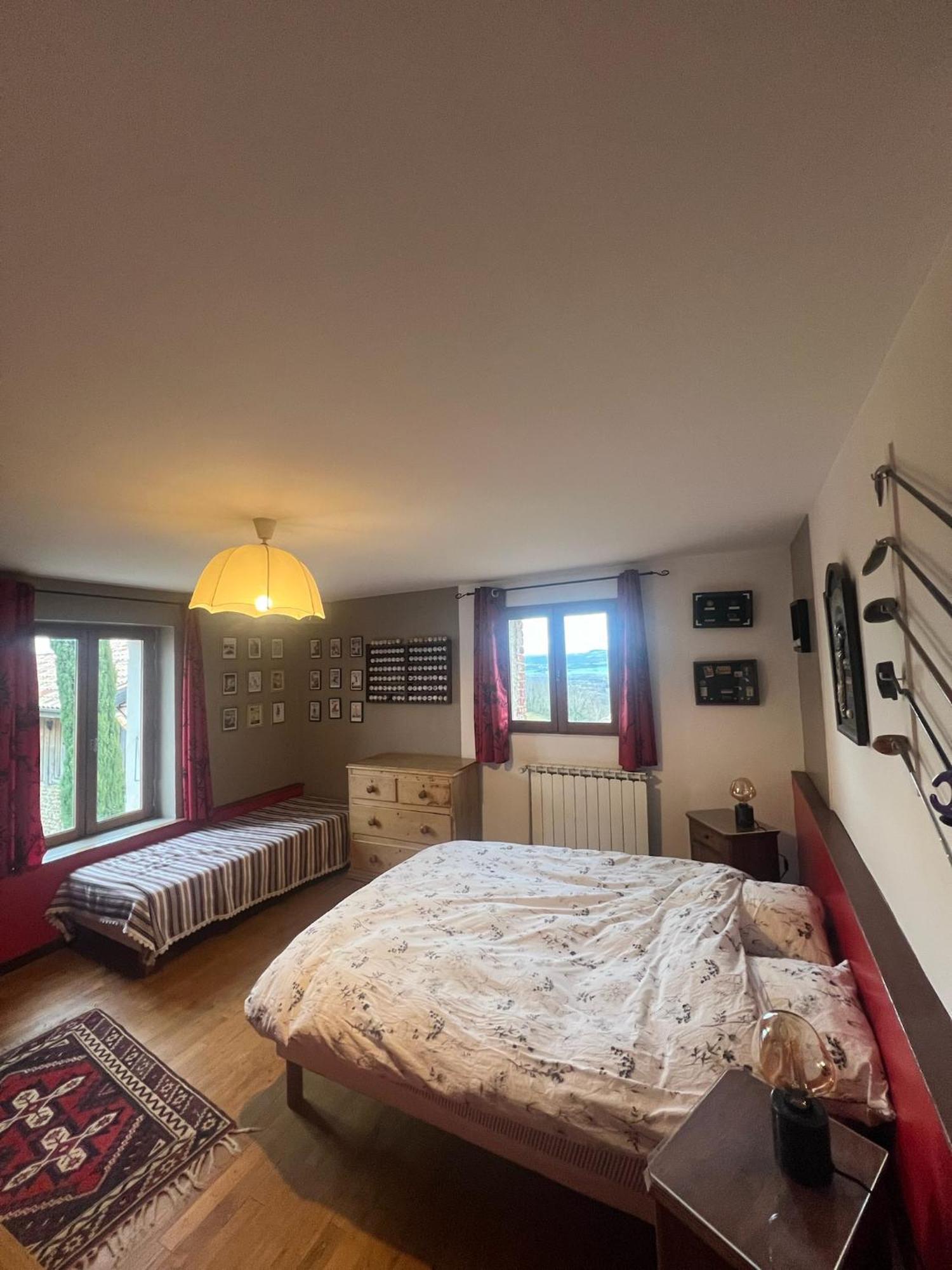 Les Garennes Hotel Saint-Uze Екстериор снимка